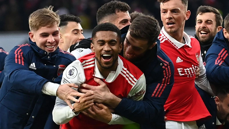 Klasemen Liga Inggris Ditahan Chelsea, Man City Makin Tertinggal dari Arsenal