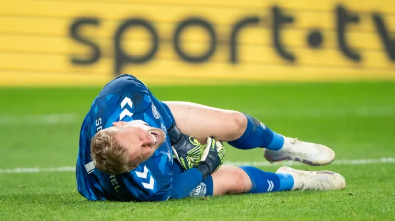 Cedera Bahu Kasper Schmeichel Antara Legenda dan Risiko Terakhir