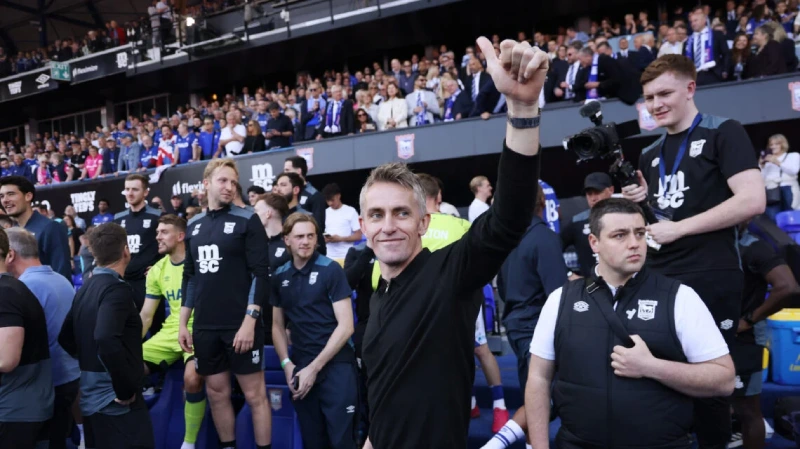 Peran Kieran McKenna Arsitek di Balik Kesuksesan