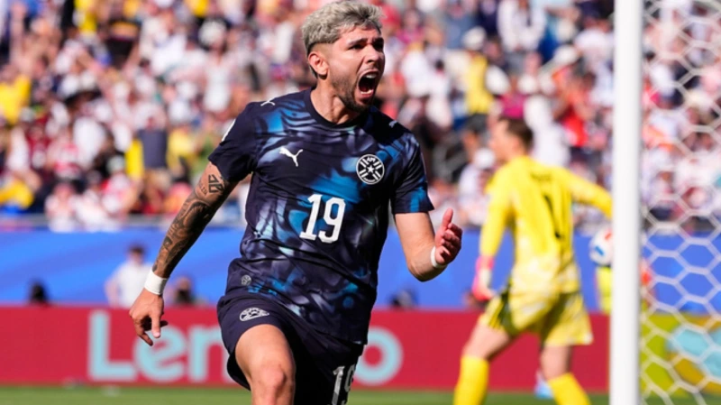 Babak Pertama - Jerman Menguasai Bola, Paraguay Menguasai Risiko