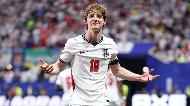 Anthony Gordon Bawa Inggris Unggul pada Menit Ke-55