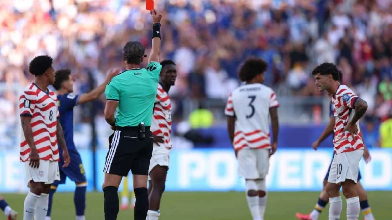 Babak Kedua Kartu Merah Mengubah Arah Pertandingan