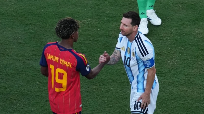 Yamal Tinggalkan Perayaan untuk Menghampiri Messi