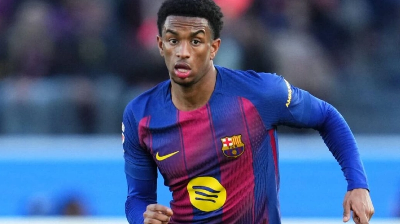 Alejandro Balde Pilih Bertahan di Barcelona, Siap Berjuang Rebut Tempat di Skuad Hansi