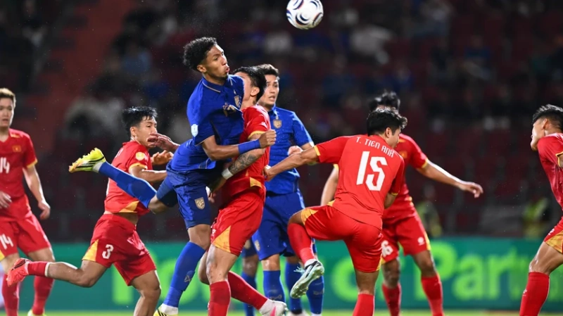 Anthony Hudson Minta Thailand Tampil Berani untuk Kejar Defisit 0-2 dari Vietnam