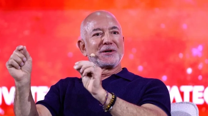 Jeff Bezos Sepakat Beli Saham Minoritas Liverpool