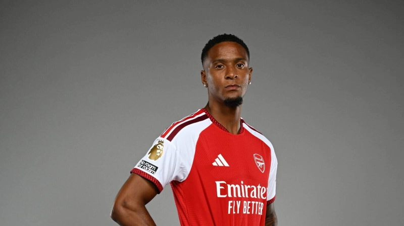 Nilai Transfer Ezri Konsa ke Arsenal