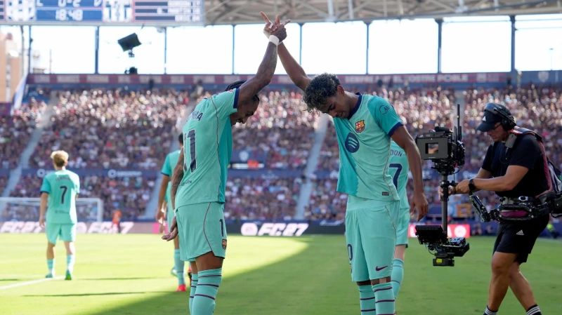 Analisis Barcelona Menekan melalui Lebar dan Half-Space