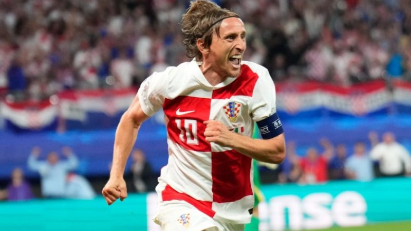 Spekulasi Pensiun Berakhir, Komitmen Modric Tetap Utuh