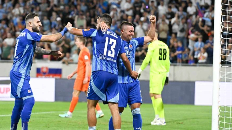 Analisis Slovan Bratislava Mengandalkan Disiplin dan Serangan Balik